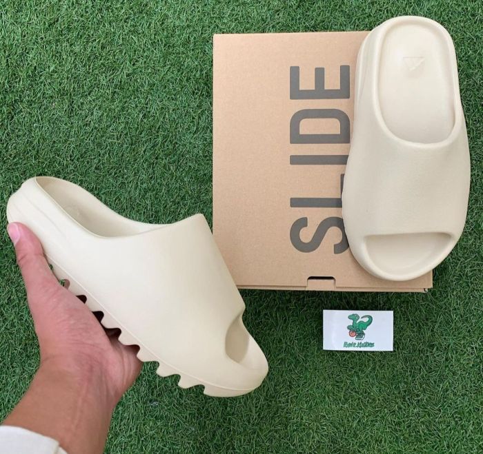 Sandalias YEEZY SLIDE